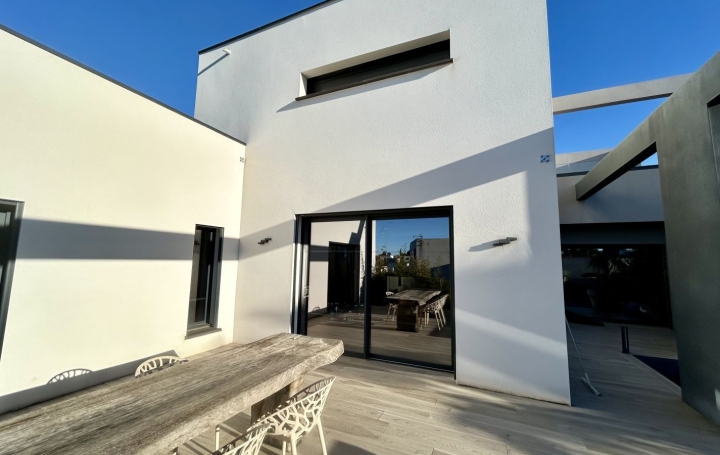 Maison AGDE (34300)  207 m2 1 100 000 € 