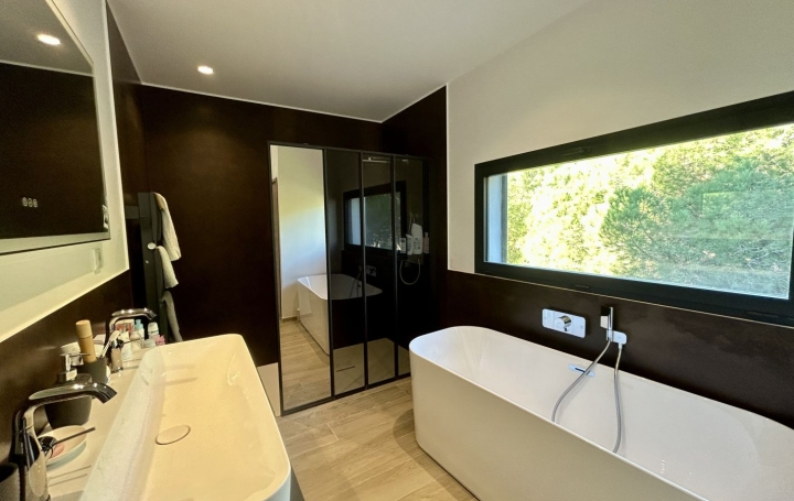 Maison AGDE (34300)  207 m2 1 100 000 € 