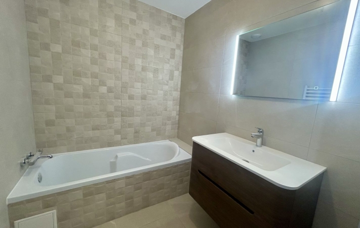 Maison VIAS (34450)  113 m2 359 000 € 