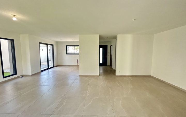 Maison VIAS (34450)  113 m2 359 000 € 
