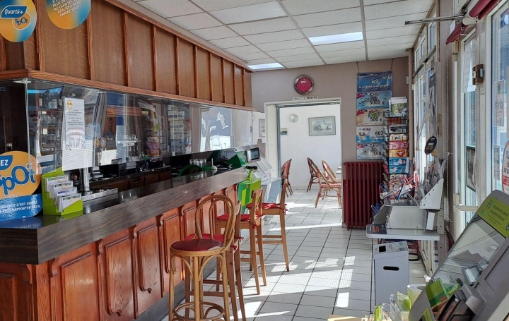 Réseau Immo-diffusion : Activité commerciale  VIRE  270 m2 122 000 € 