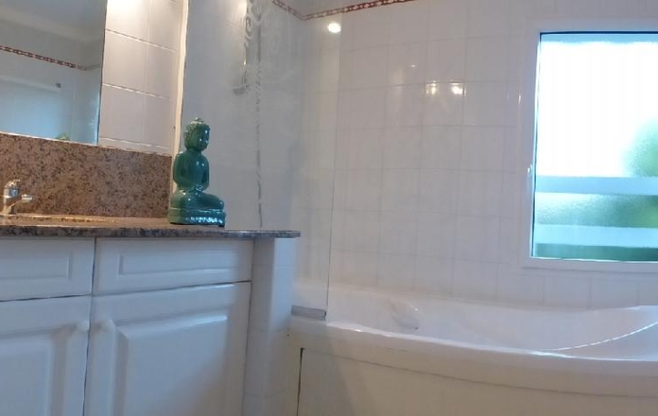 Loft MOLIETS-ET-MAA (40660)   4 800 € 