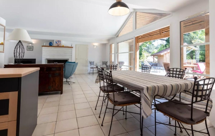 Maison MOLIETS-ET-MAA (40660)  100 m2 3 500 € 