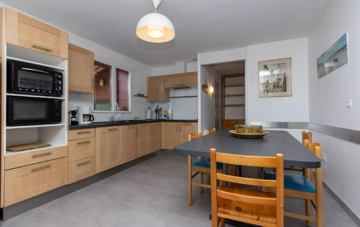 Maison MOLIETS-ET-MAA (40660)   1 200 € 