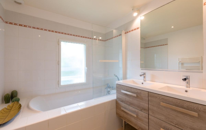 Maison MOLIETS-ET-MAA (40660)  140 m2 3 500 € 