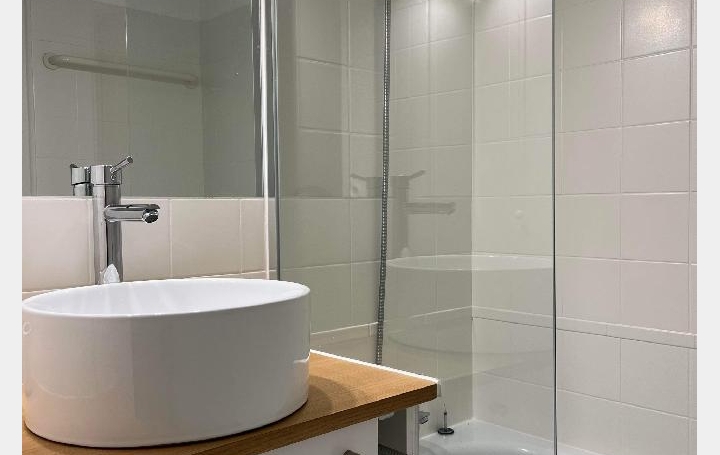 1 Pièce MOLIETS-ET-MAA (40660)   750 € 