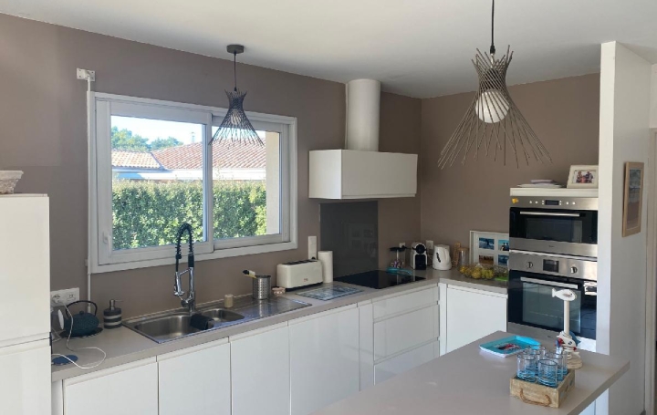 Maison MOLIETS-ET-MAA (40660)  120 m2 2 000 € 