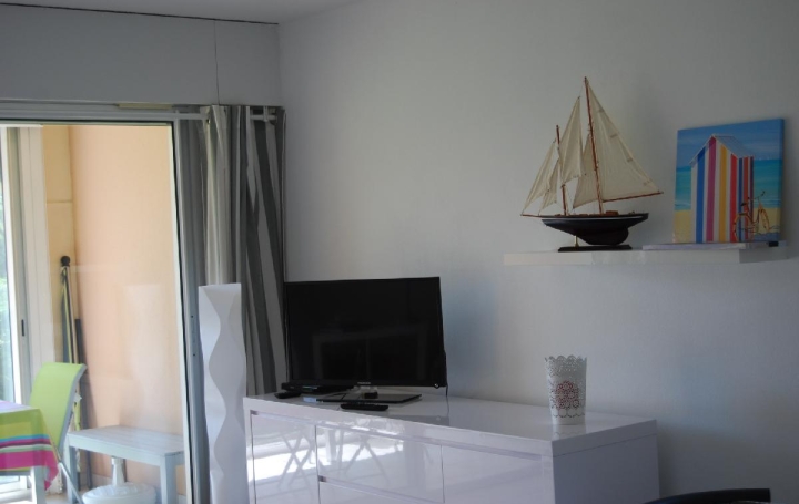 2 Pièces MOLIETS-ET-MAA (40660)  40 m2 900 € 