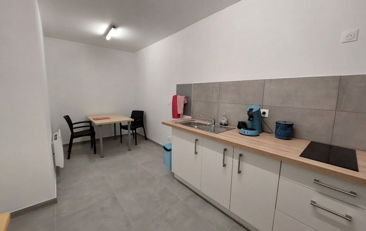 Local commercial MESSANGES (40660)  53 m2 614 € 