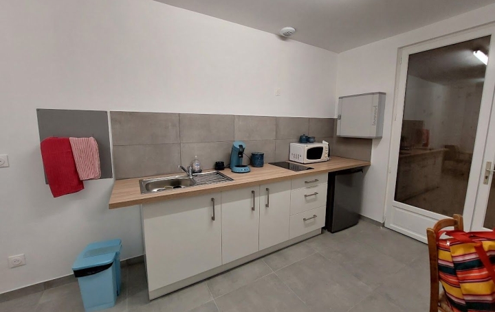 Local commercial MESSANGES (40660)  53 m2 614 € 