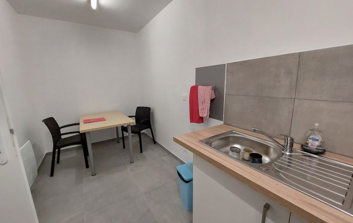 Local commercial MESSANGES (40660)  53 m2 614 € 