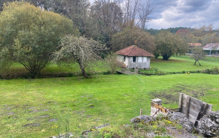 Maison LESPERON (40260)  720 m2 950 000 € 