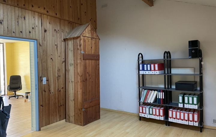 Local commercial MOLIETS-ET-MAA (40660)  46 m2 140 000 € 