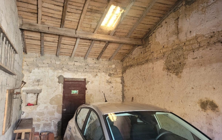 Réseau Immo-diffusion : Parking  AULNAY  32 m2 100 € 