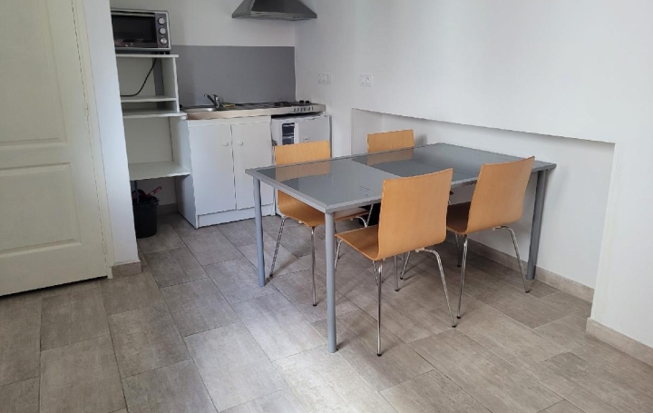 Maison / Villa SAINT-JEAN-D'ANGELY (17400) 49 m<sup>2</sup> 530 € 