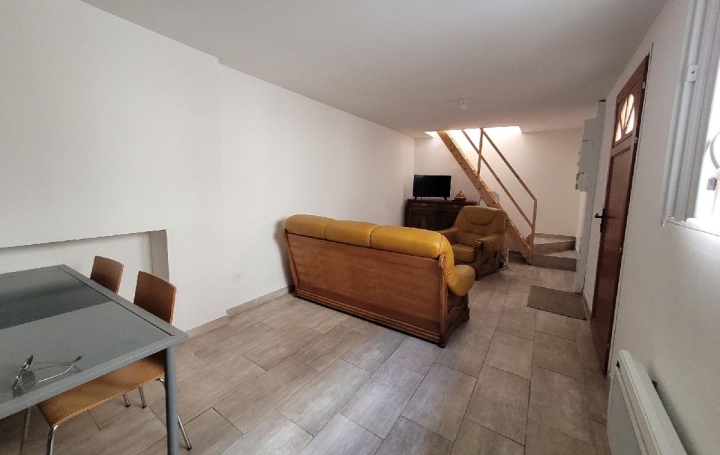 Maison SAINT-JEAN-D'ANGELY (17400)  49 m2 530 € 