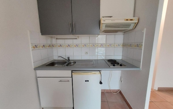 1 Pièce LA ROCHELLE (17000)  18 m2 550 € 