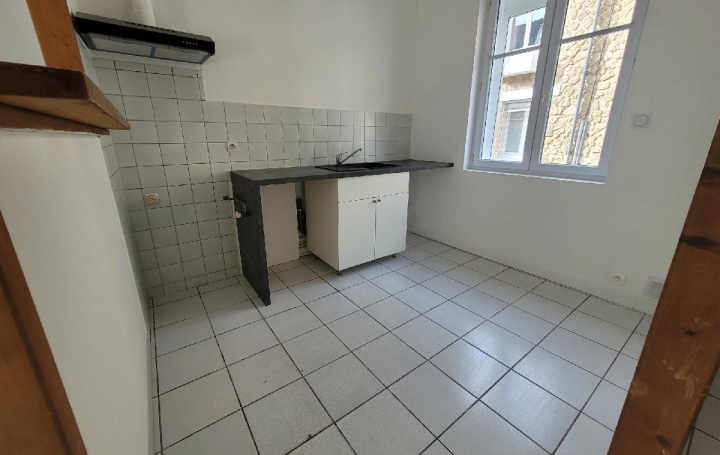 Maison SAINT-JEAN-D'ANGELY (17400)  53 m2 690 € 