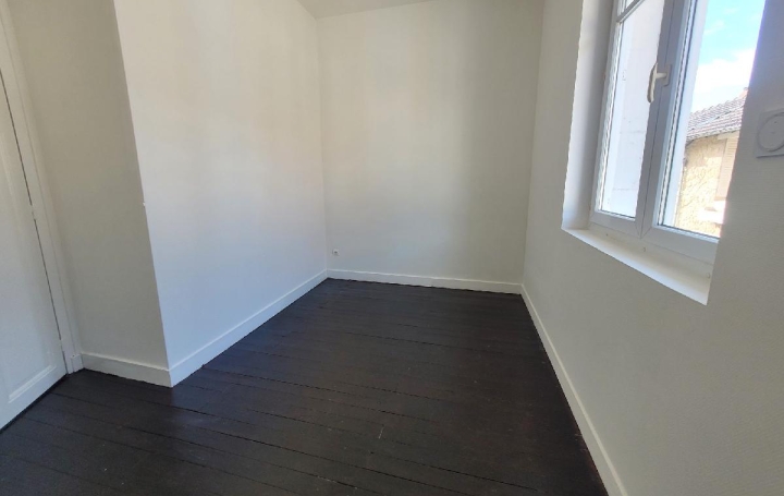 Maison SAINT-JEAN-D'ANGELY (17400)  53 m2 690 € 