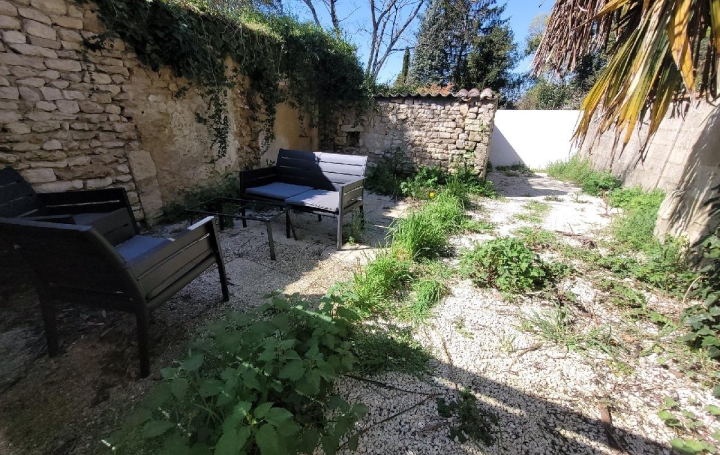 2 Pièces SAINT-JEAN-D'ANGELY (17400)  32 m2 680 € 