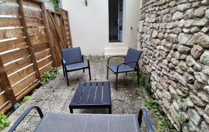 1 Pièce SAINT-JEAN-D'ANGELY (17400)  18 m2 550 € 