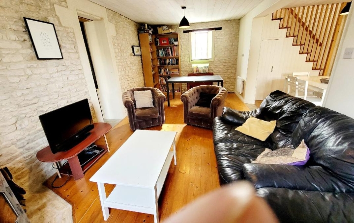 Maison AUMAGNE (17770)  145 m2 135 000 € 