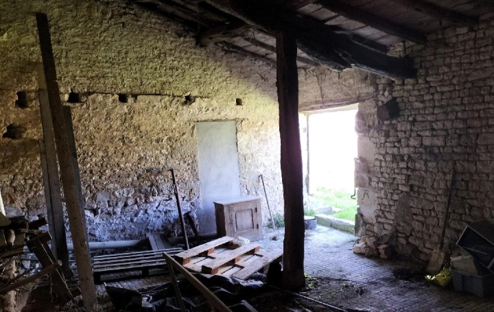 Maison / Villa SAINT-SATURNIN-DU-BOIS (17700) 1 m<sup>2</sup> 28 000 € 