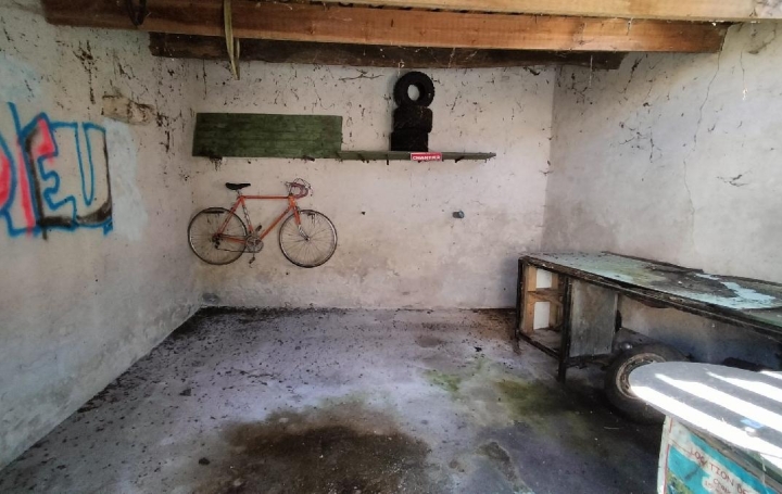 Maison SAINT-SATURNIN-DU-BOIS (17700)  1 m2 28 000 € 