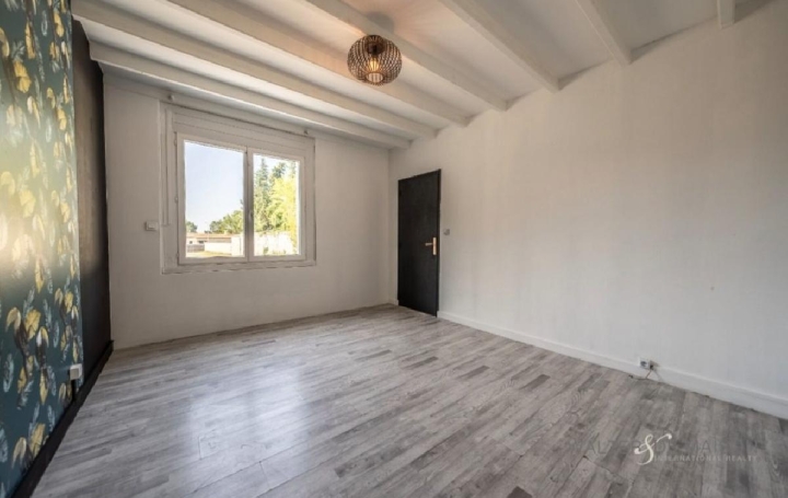 Maison BERNAY-SAINT-MARTIN (17330)  212 m2 299 000 € 