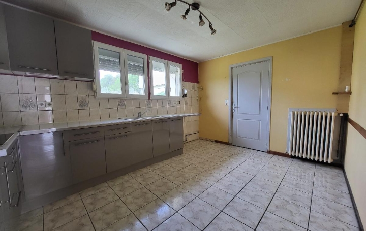 Maison VARAIZE (17400)  128 m2 157 000 € 