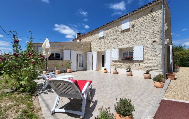Maison / Villa NERE (17510) 163 m<sup>2</sup> 210 000 € 