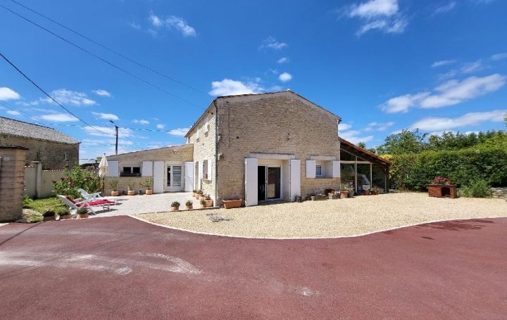 Maison / Villa NERE (17510) 163 m<sup>2</sup> 232 000 € 