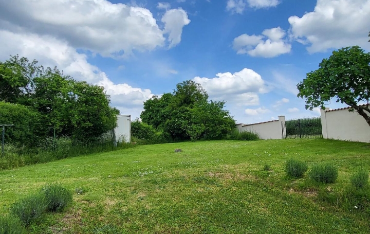 Maison NERE (17510)  163 m2 232 000 € 