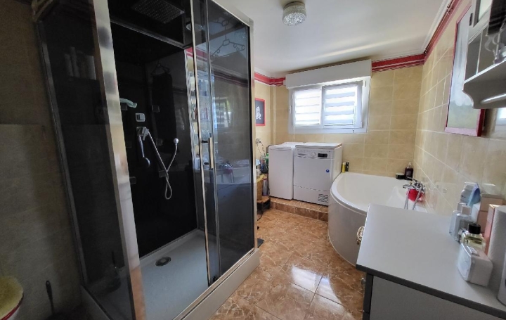 Maison NERE (17510)  163 m2 232 000 € 