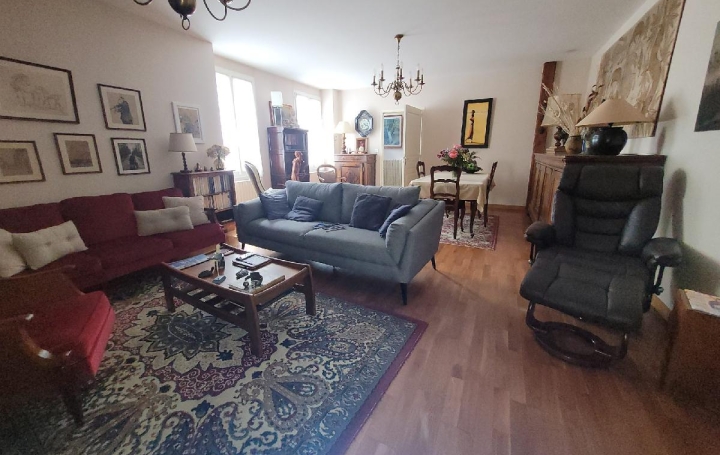 Maison SAINT-JEAN-D'ANGELY (17400)  170 m2 260 000 € 