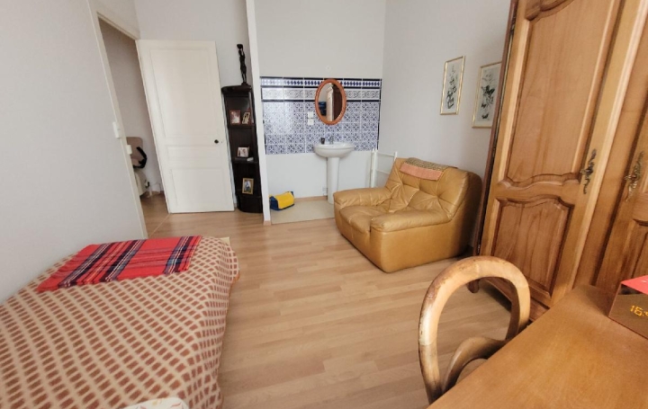 Maison SAINT-JEAN-D'ANGELY (17400)  170 m2 260 000 € 