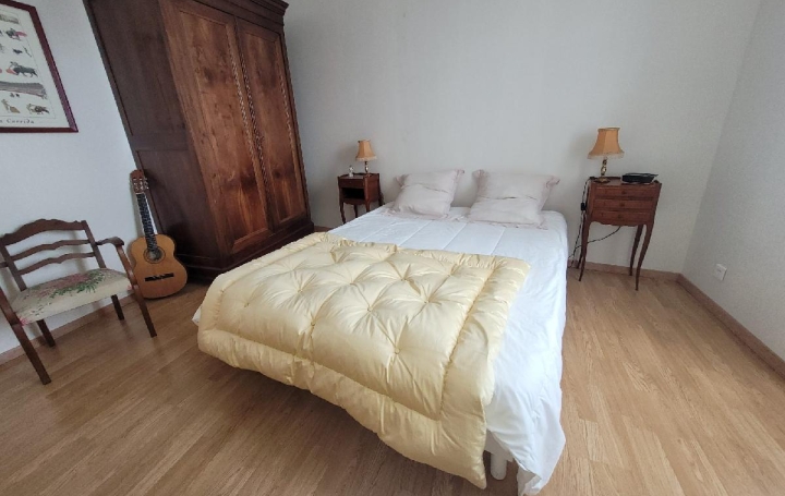 Maison SAINT-JEAN-D'ANGELY (17400)  170 m2 260 000 € 