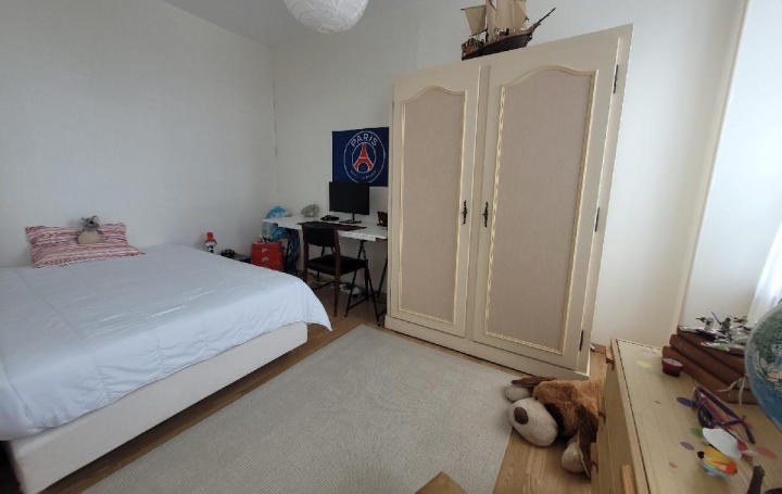 Maison SAINT-JEAN-D'ANGELY (17400)  170 m2 260 000 € 