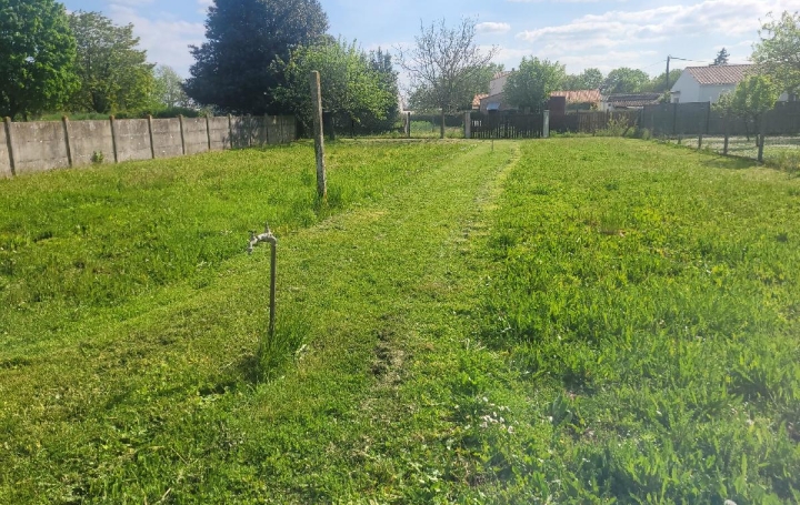 Terrain SURGERES (17700)  790 m2 102 000 € 