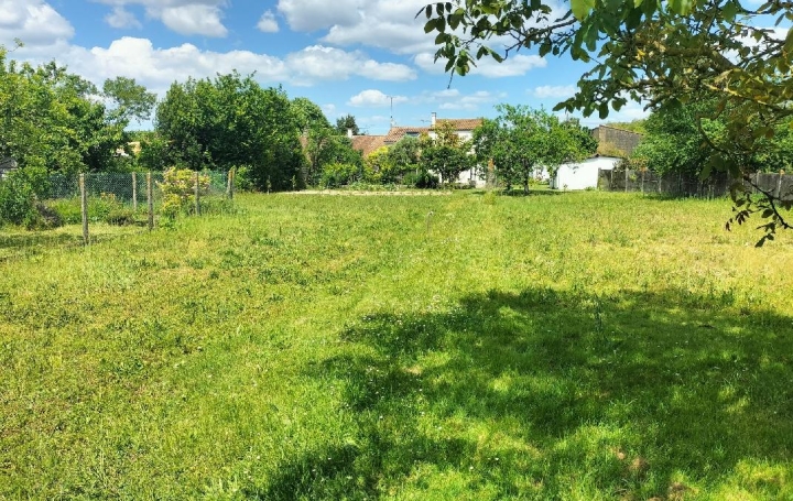 Terrain SURGERES (17700)  790 m2 102 000 € 