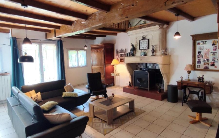 Maison / Villa BUSSAC-SUR-CHARENTE (17100) 176 m<sup>2</sup> 262 000 € 