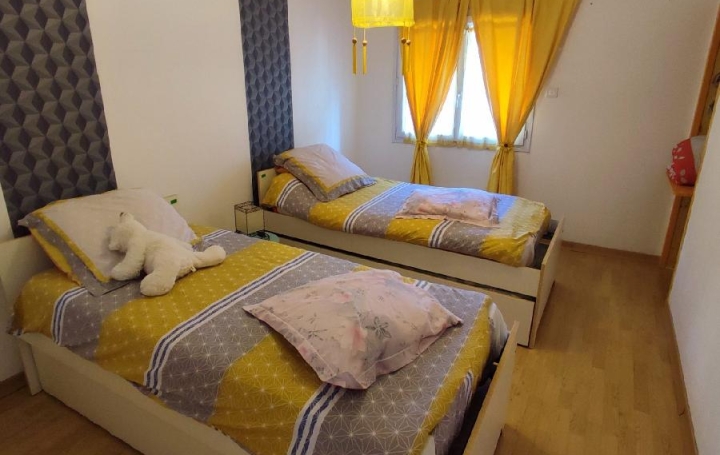 Maison BUSSAC-SUR-CHARENTE (17100)  176 m2 262 000 € 