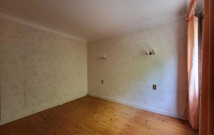 Maison LOULAY (17330)  162 m2 159 750 € 