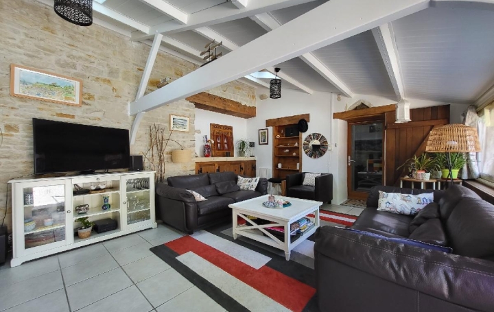 Maison / Villa VOUHE (17700) 239 m<sup>2</sup> 449 000 € 