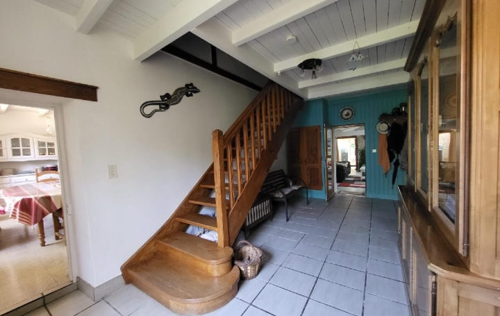 Maison VOUHE (17700)  239 m2 449 000 € 