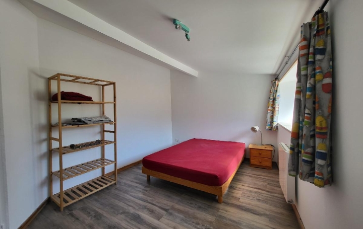 Maison VOUHE (17700)  239 m2 449 000 € 