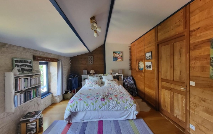 Maison VOUHE (17700)  239 m2 449 000 € 