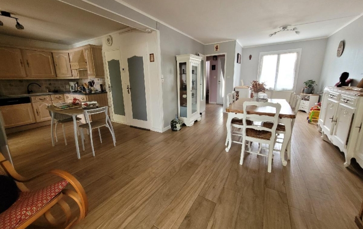 Maison SAINT-JEAN-D'ANGELY (17400)  120 m2 210 000 € 