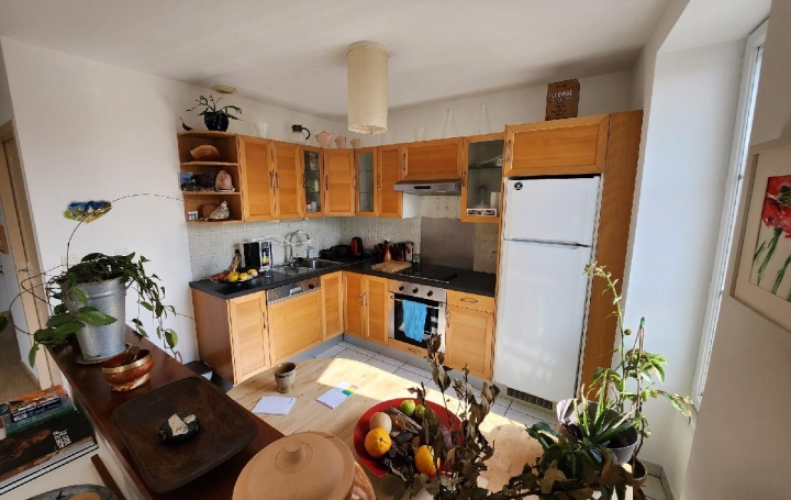 Immeuble SAINT-JEAN-D'ANGELY (17400)  170 m2 249 000 € 