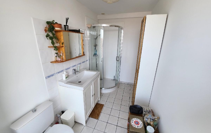 Immeuble SAINT-JEAN-D'ANGELY (17400)  170 m2 249 000 € 